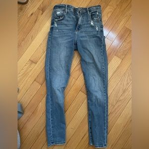 Abercrombie Curve Love - The High Rise Super Skinny Ankle Jeans